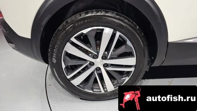 Peugeot 3008 3008 second generation 2018 года - вид 5