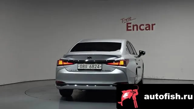 Lexus ES ES300h 7th generation 2019 года - вид 4
