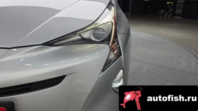 Toyota Prius Prius 4th Generation 2018 года - похожие автомобили