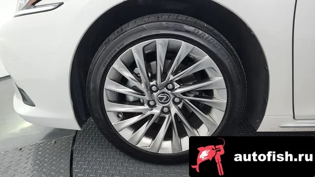 Lexus ES ES300h 7th generation 2025 года - вид 5