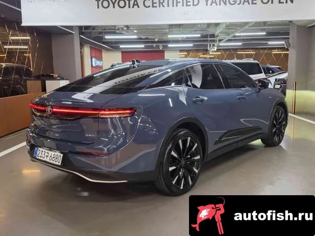 Toyota Crown Crown Crossover 2025 года - вид 2