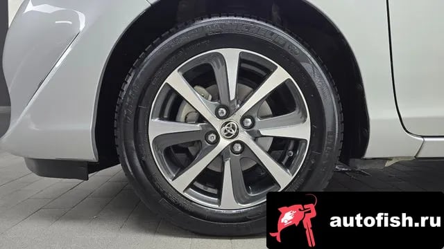 Toyota Prius Prius C 2019 года - вид 5