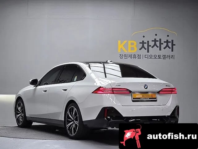 BMW 5-Series 5 Series (G60) 2025 года - вид 6