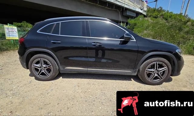 Mercedes-Benz GLA-Class GLA - Class H247 2023 года - вид 3