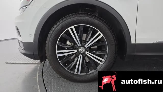 Volkswagen Tiguan Tiguan second Generation 2020 года - вид 5