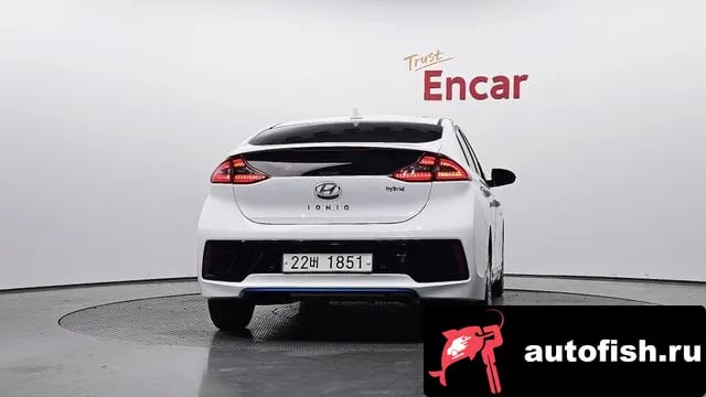 Hyundai Ioniq Ionic Hybrid 2018 года - вид 4