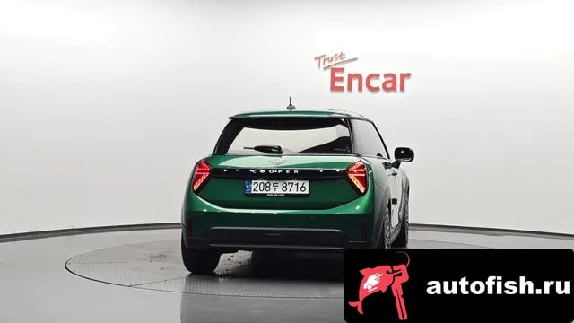 Mini Cooper Cooper C 4th generation 2024 года - вид 3