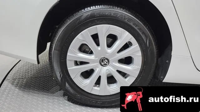 Toyota Prius Prius 4th Generation 2021 года - вид 5