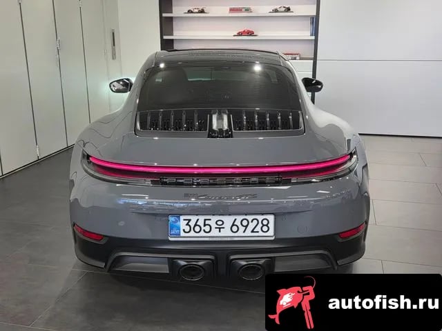 Porsche 911 911 (992) 2025 года - вид 4