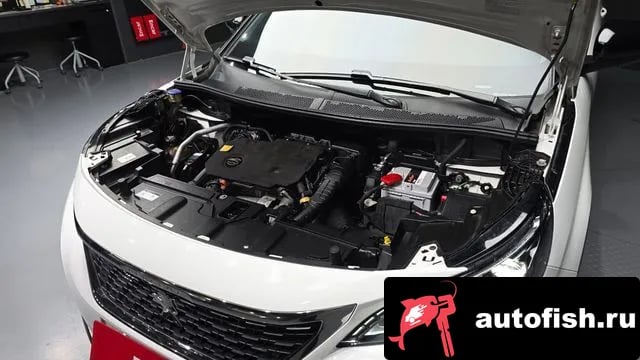 Peugeot 3008 3008 second generation 2019 года - вид 6