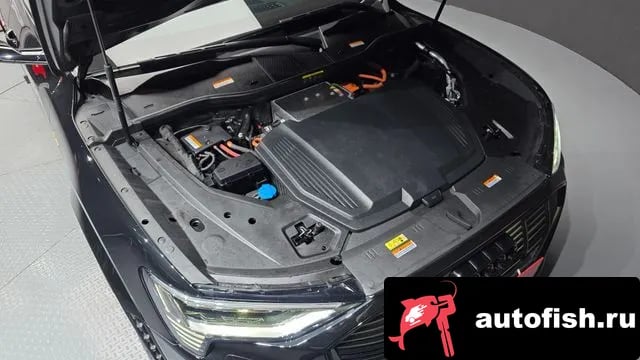 Audi e-tron e-Tron 2022 года - вид 6