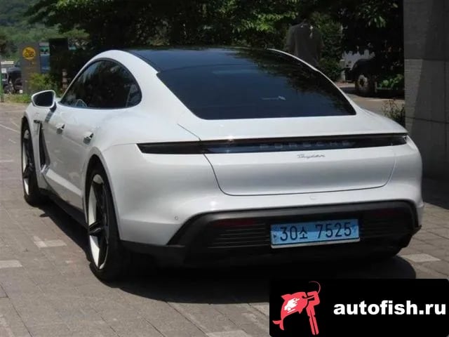 Porsche Taycan Taikan 2023 года - вид 4