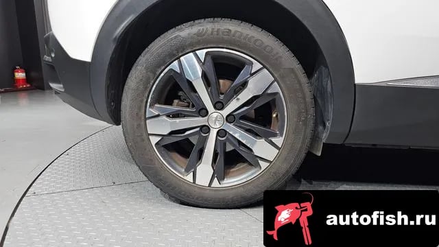 Peugeot 3008 3008 second generation 2019 года - вид 5