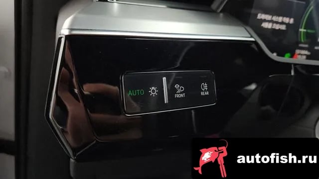 Audi e-tron e-Tron 2021 года - похожие автомобили