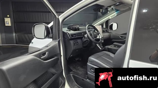 Hyundai Staria Staria 2025 года - похожие автомобили