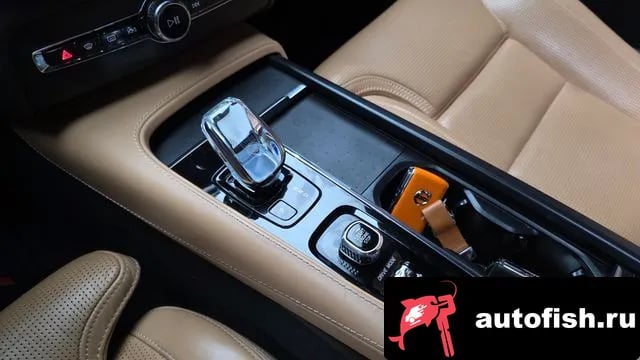 Volvo XC90 XC90 second Generation 2021 года - похожие автомобили