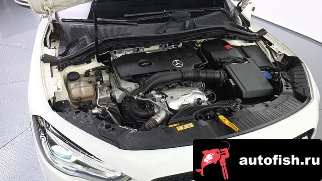 Mercedes-Benz GLA-Class GLA - Class H247 2021 года - вид 6
