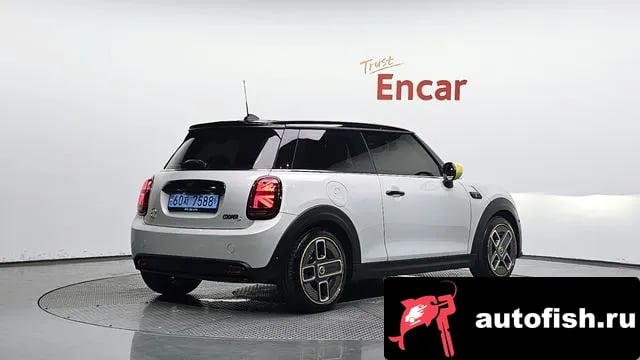 Mini Cooper Cooper Electric 2022 года - вид 2