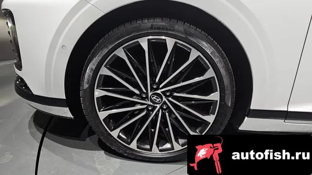 Hyundai Grandeur Granger Hybrid (GN7) 2025 года - вид 4