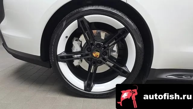 Porsche Taycan Taikan 2023 года - вид 5