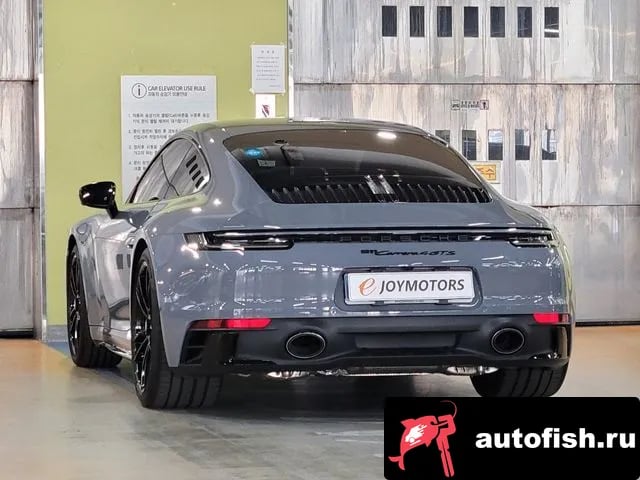 Porsche 911 911 (992) 2023 года - вид 3