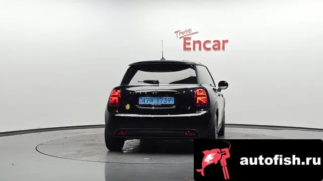 Mini Cooper Cooper Electric 2023 года - вид 4