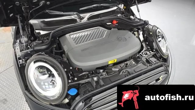 Mini Cooper Cooper Electric 2023 года - вид 6