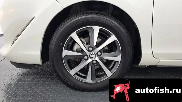 Toyota Prius Prius C 2019 года - похожие автомобили