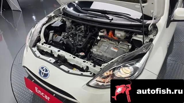 Toyota Prius Prius C 2019 года - вид 6