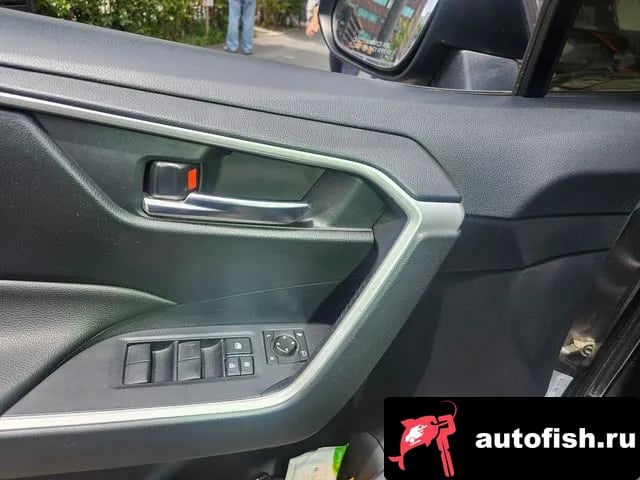 Toyota RAV4 RAV4 5th Generation 2019 года - вид 5