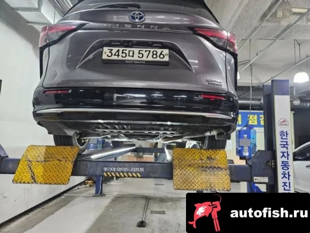 Toyota Sienna Siena 4th Generation 2022 года - вид 2