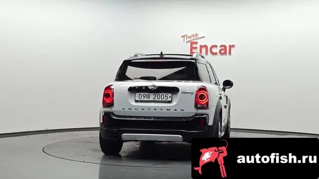 Mini Countryman Cooper D Country Man 2018 года - вид 3