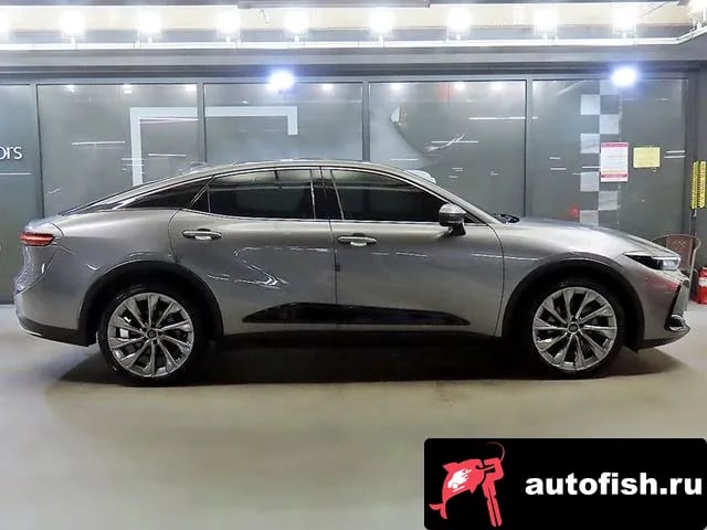 Toyota Crown Crown Crossover 2023 года - вид 3
