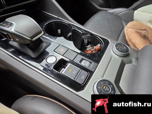 Volkswagen Touareg Tuareg 3rd generation 2020 года - похожие автомобили