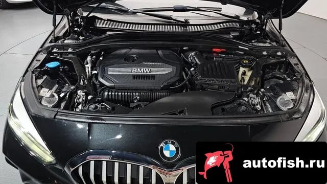 BMW 1-Series 1 Series (F40) 2022 года - вид 6