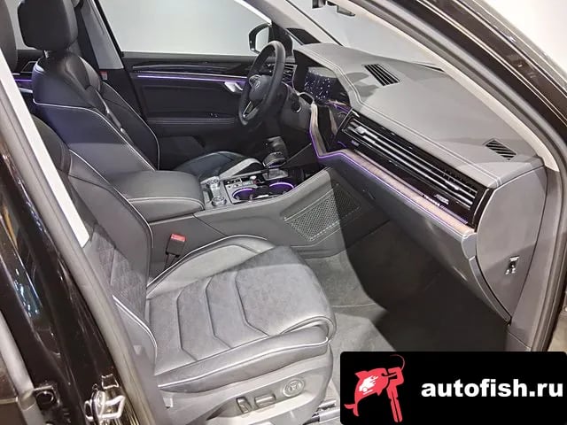 Volkswagen Touareg Tuareg 3rd generation 2024 года - похожие автомобили
