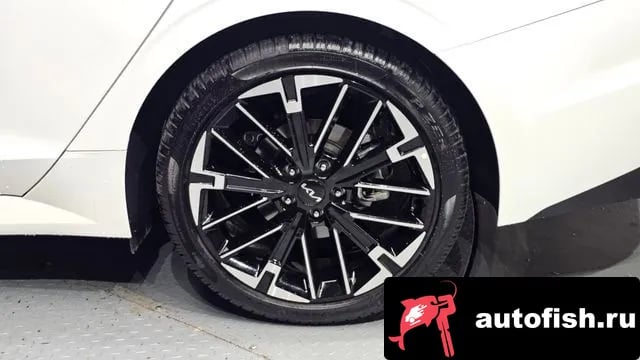 Kia K5 The New K5 3rd generation 2025 года - похожие автомобили