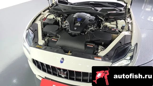 Maserati Quattroporte Quattroporte 2018 года - вид 6