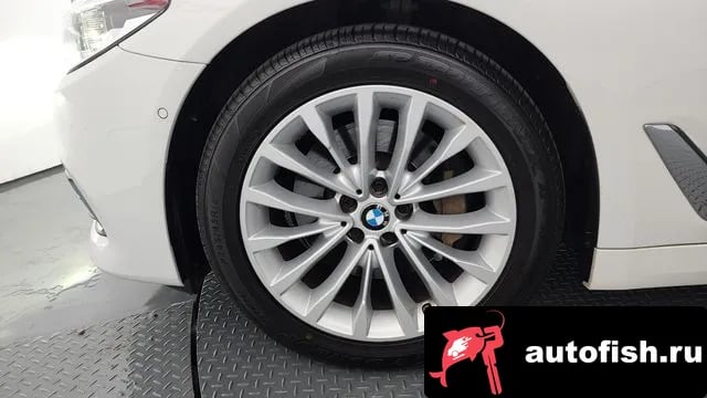BMW 5-Series 5 Series (G30) 2018 года - вид 5