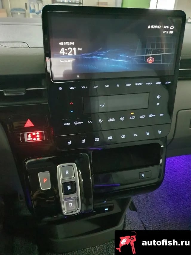 Hyundai Staria Staria 2025 года - вид 1