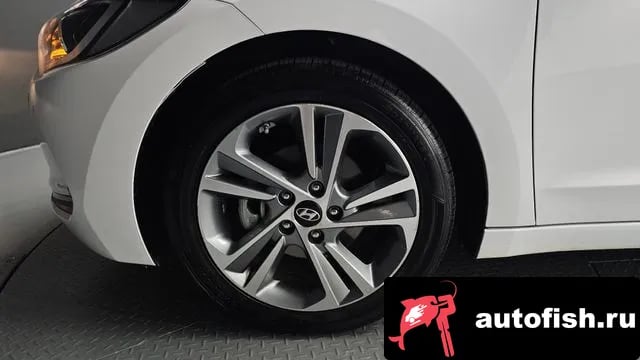 Hyundai AVANTE Avante AD 2018 года - вид 5