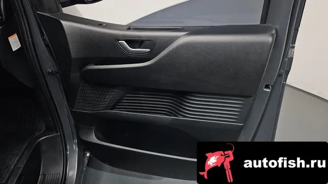 Hyundai Staria Staria 2025 года - похожие автомобили