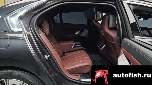 BMW 7-Series 7 Series (G70) 2023 года - похожие автомобили