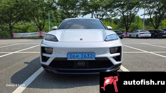 Porsche Macan Makan EV 2025 года - вид 3