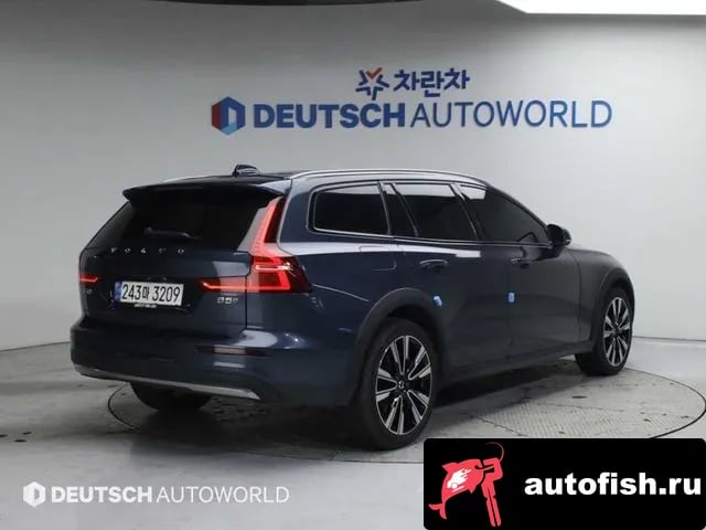 Volvo V60 V60 Cross-country 2nd Generation 2022 года - вид 2