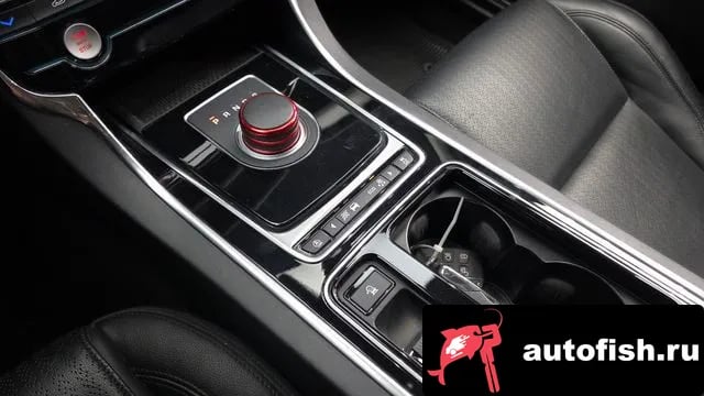 Jaguar XF XF (X260) 2018 года - похожие автомобили