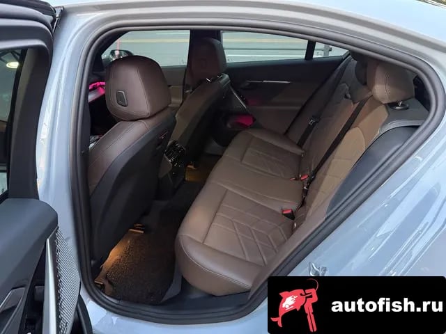 BMW 5-Series 5 Series (G60) 2025 года - похожие автомобили