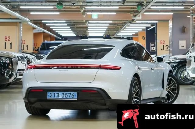 Porsche Taycan Taikan 2022 года - вид 2