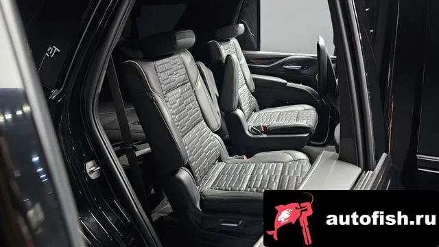Cadillac Escalade Escalade 5th Generation 2022 года - похожие автомобили