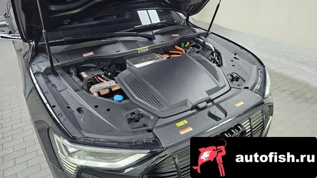 Audi e-tron e-Tron 2020 года - вид 6